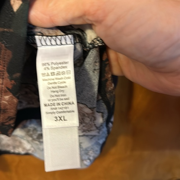 LuLaRoe 3xl Hudson roses - Picture 4 of 4